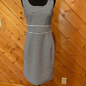 NEED TO SELL‼️ Banana Republic black white stripe dress